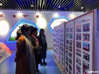 光山县妇联组织参光山县庆祝改革开放四十周年主题展览